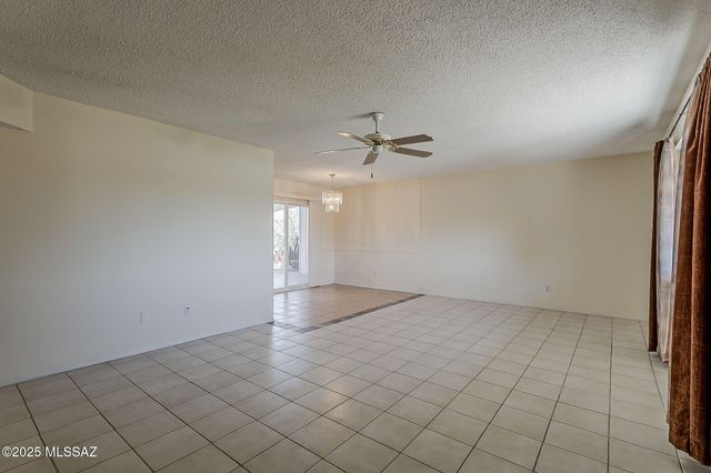 316 S Abrego Drive, Green Valley, AZ 85614