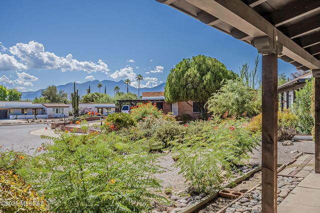 316 S Abrego Drive, Green Valley, AZ 85614