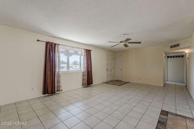 316 S Abrego Drive, Green Valley, AZ 85614