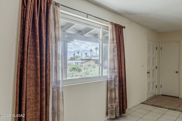 316 S Abrego Drive, Green Valley, AZ 85614