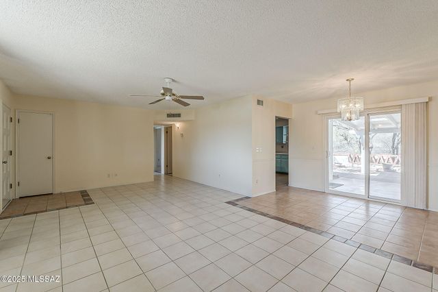 316 S Abrego Drive, Green Valley, AZ 85614