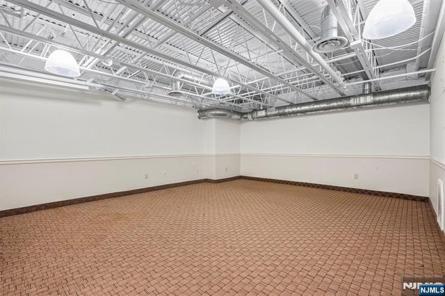 401 Pleasant Valley, West Orange, NJ 07052