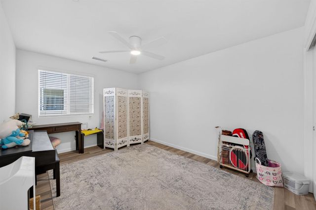 501 Farmhouse Lane, Clovis, CA 93619