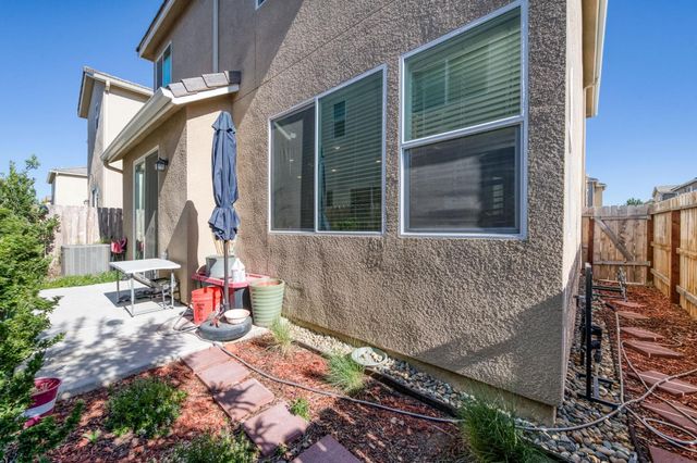 501 Farmhouse Lane, Clovis, CA 93619