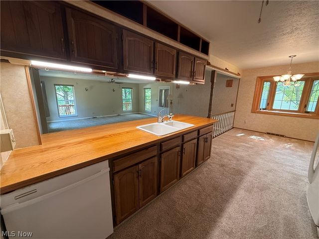 9812 Vienna Drive, Parma, OH 44134