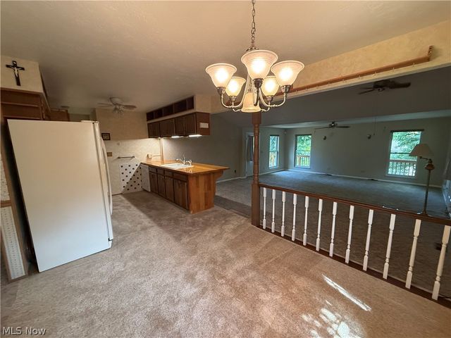 9812 Vienna Drive, Parma, OH 44134