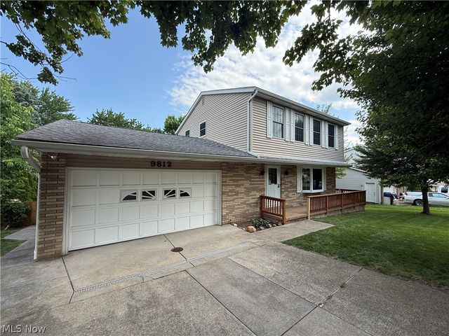 9812 Vienna Drive, Parma, OH 44134