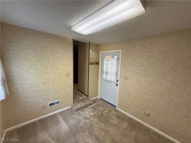 9812 Vienna Drive, Parma, OH 44134