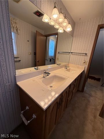 9812 Vienna Drive, Parma, OH 44134