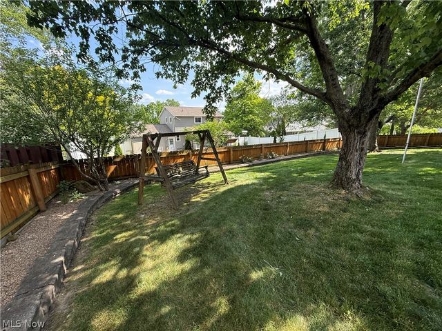 9812 Vienna Drive, Parma, OH 44134