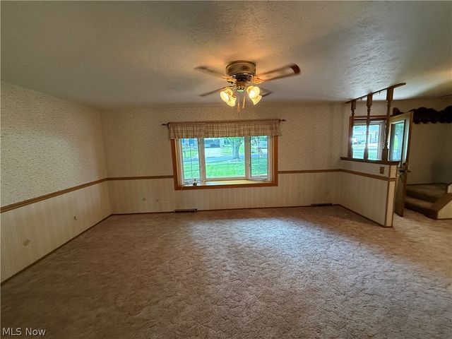 9812 Vienna Drive, Parma, OH 44134
