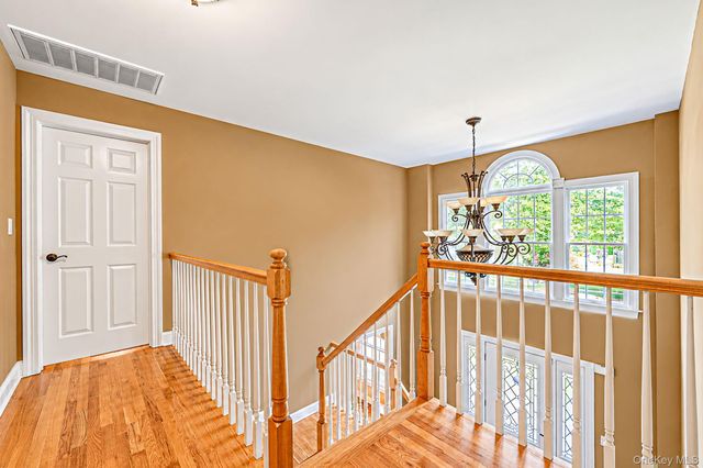 9 Franciscan Lane, Smithtown, NY 11787