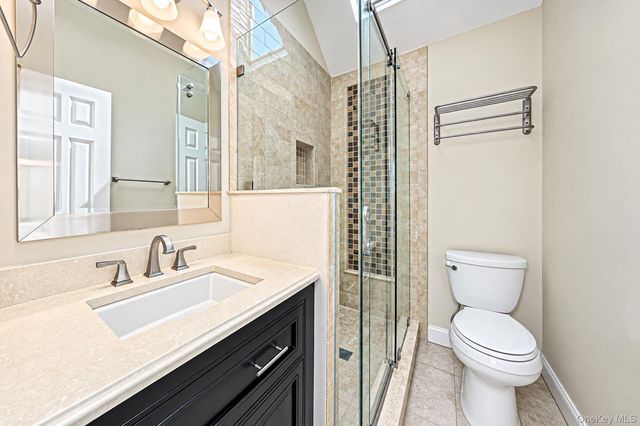 9 Franciscan Lane, Smithtown, NY 11787