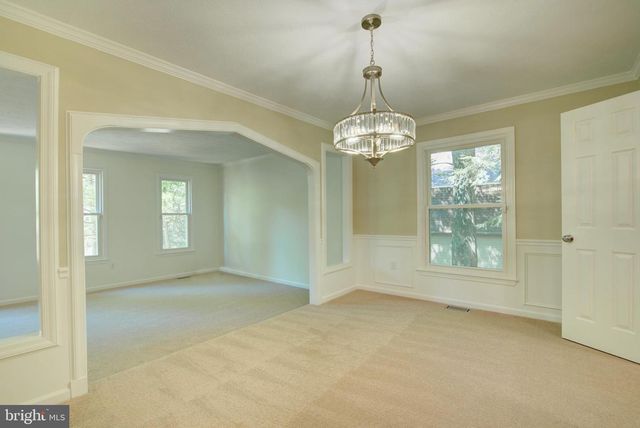 44 CARROLLTON RD, Sterling, VA 20165