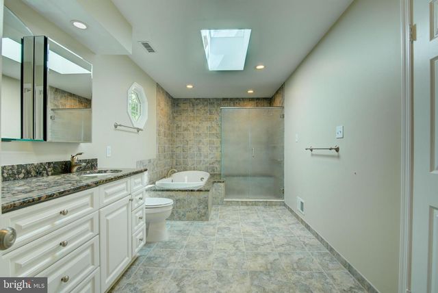 44 CARROLLTON RD, Sterling, VA 20165