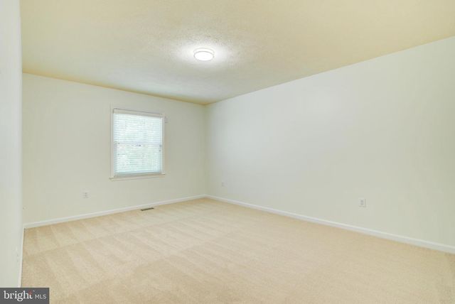 44 CARROLLTON RD, Sterling, VA 20165