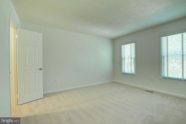 44 CARROLLTON RD, Sterling, VA 20165