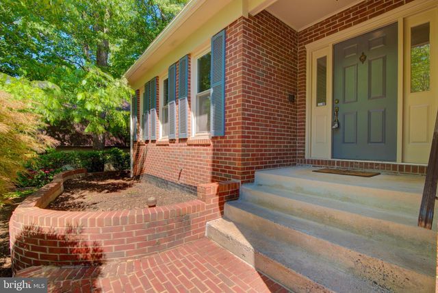 44 CARROLLTON RD, Sterling, VA 20165