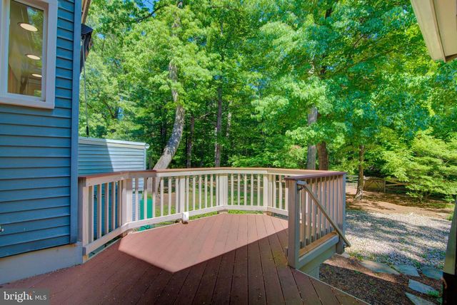 44 CARROLLTON RD, Sterling, VA 20165