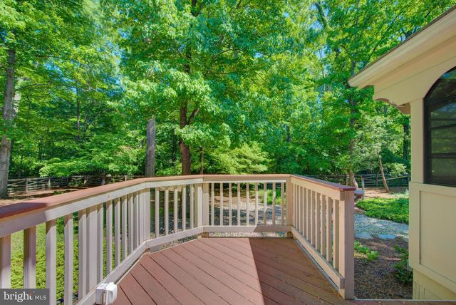 44 CARROLLTON RD, Sterling, VA 20165