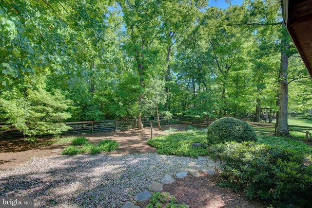 44 CARROLLTON RD, Sterling, VA 20165