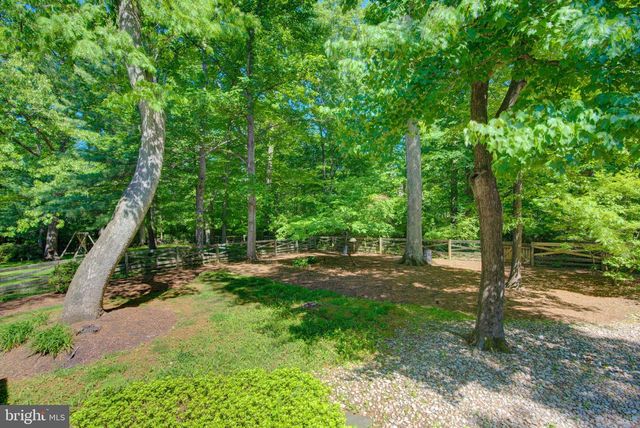 44 CARROLLTON RD, Sterling, VA 20165