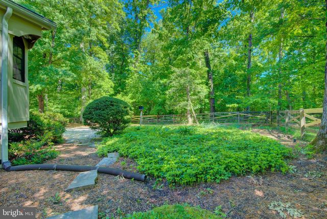 44 CARROLLTON RD, Sterling, VA 20165