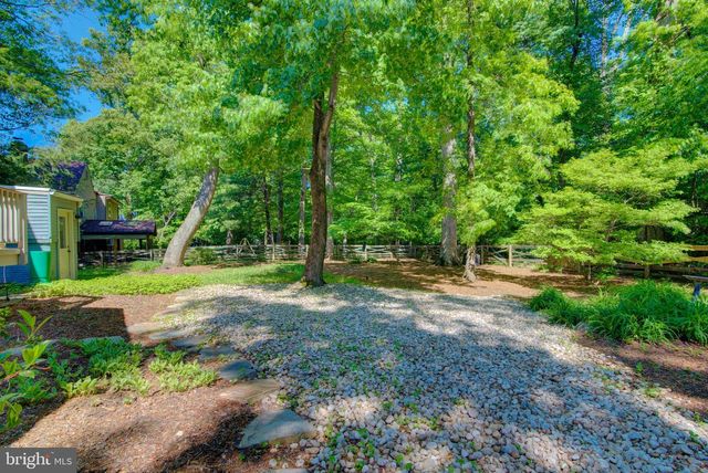 44 CARROLLTON RD, Sterling, VA 20165