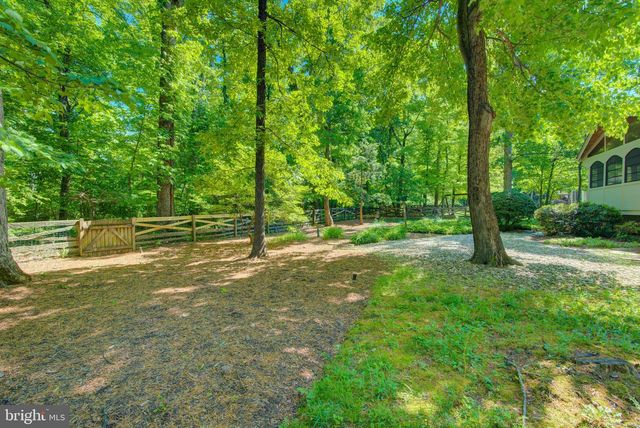 44 CARROLLTON RD, Sterling, VA 20165