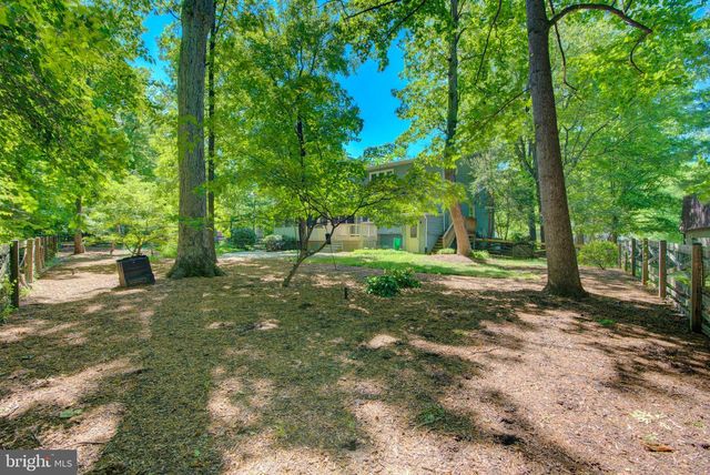 44 CARROLLTON RD, Sterling, VA 20165