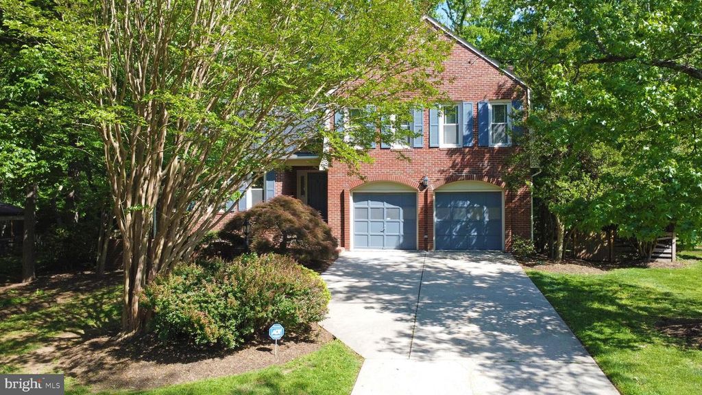 44 CARROLLTON RD, Sterling, VA 20165
