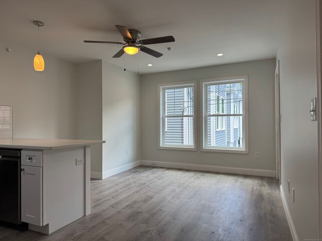 1085 Whalley Avenue 4, New Haven, CT 06515