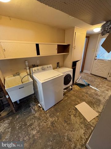 8 GREAT OAK RD, Voorhees, NJ 08043