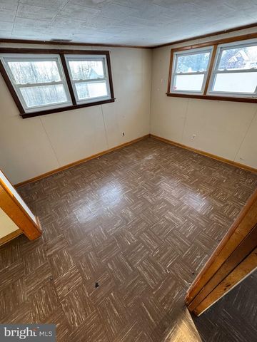 8 GREAT OAK RD, Voorhees, NJ 08043