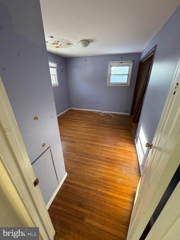 8 GREAT OAK RD, Voorhees, NJ 08043