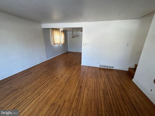 8 GREAT OAK RD, Voorhees, NJ 08043