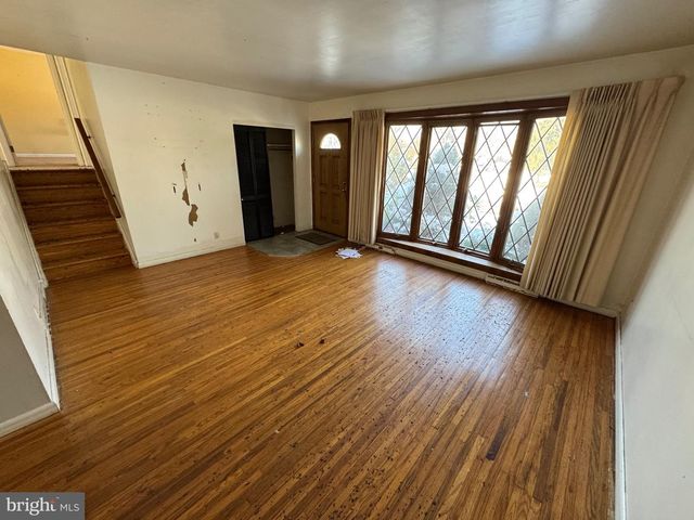 8 GREAT OAK RD, Voorhees, NJ 08043