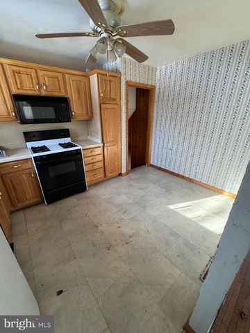 8 GREAT OAK RD, Voorhees, NJ 08043