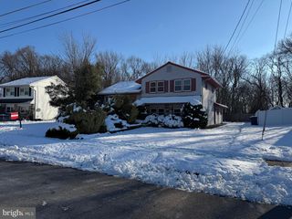 8 GREAT OAK RD, Voorhees, NJ 08043