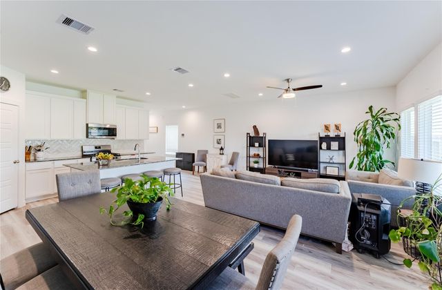10213 Berkeley Springs Trail, Houston, TX 77051