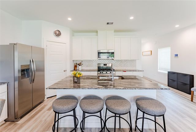 10213 Berkeley Springs Trail, Houston, TX 77051