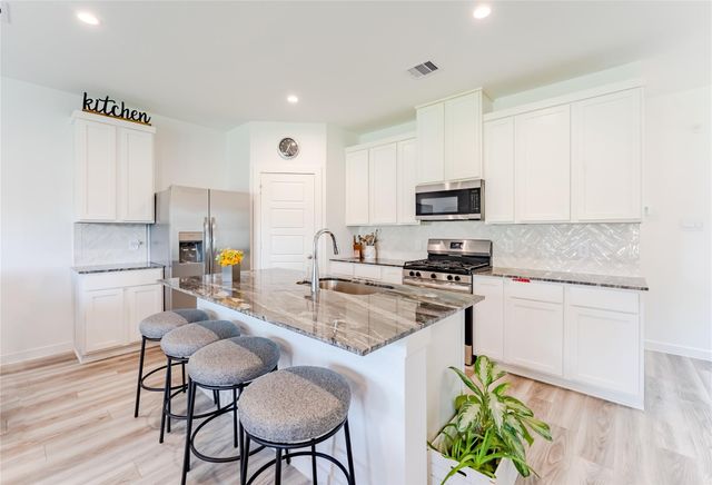 10213 Berkeley Springs Trail, Houston, TX 77051