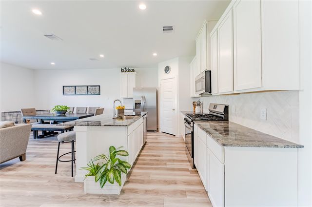 10213 Berkeley Springs Trail, Houston, TX 77051