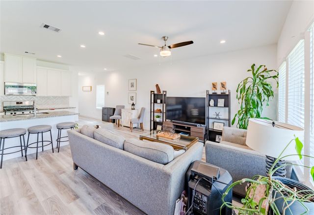 10213 Berkeley Springs Trail, Houston, TX 77051
