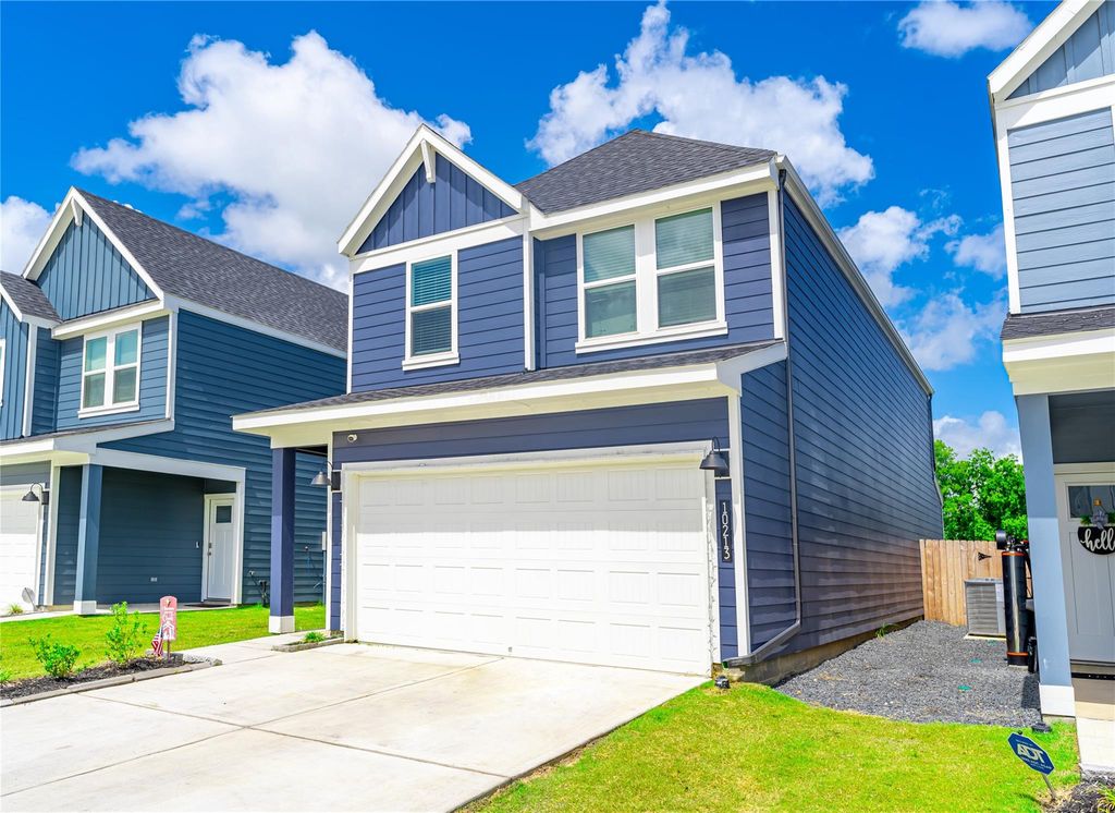 10213 Berkeley Springs Trail, Houston, TX 77051