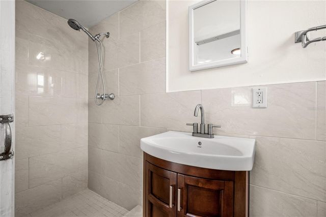 5900 12TH STREET N, St Petersburg, FL 33703