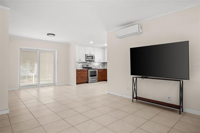 5900 12TH STREET N, St Petersburg, FL 33703