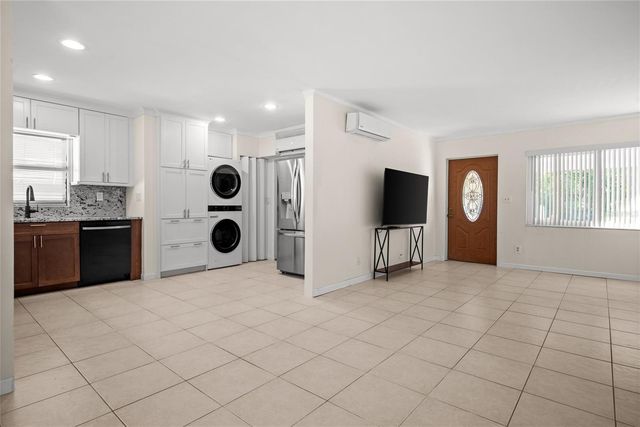 5900 12TH STREET N, St Petersburg, FL 33703