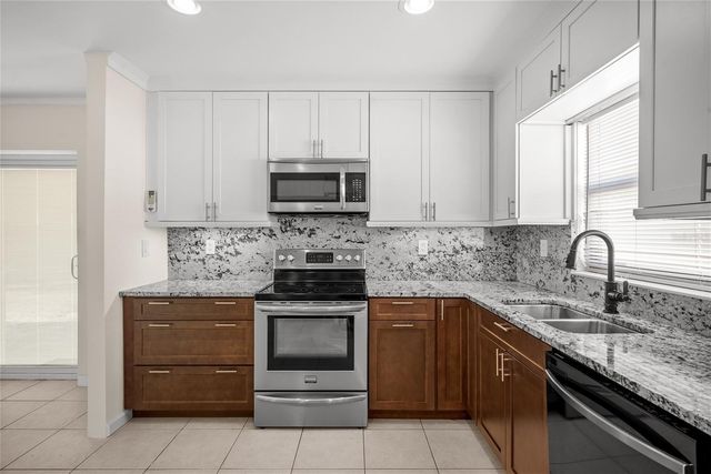 5900 12TH STREET N, St Petersburg, FL 33703