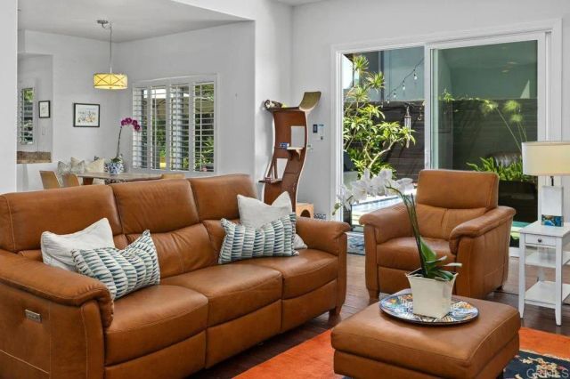 213 Hillcrest Dr., Encinitas, CA 92024